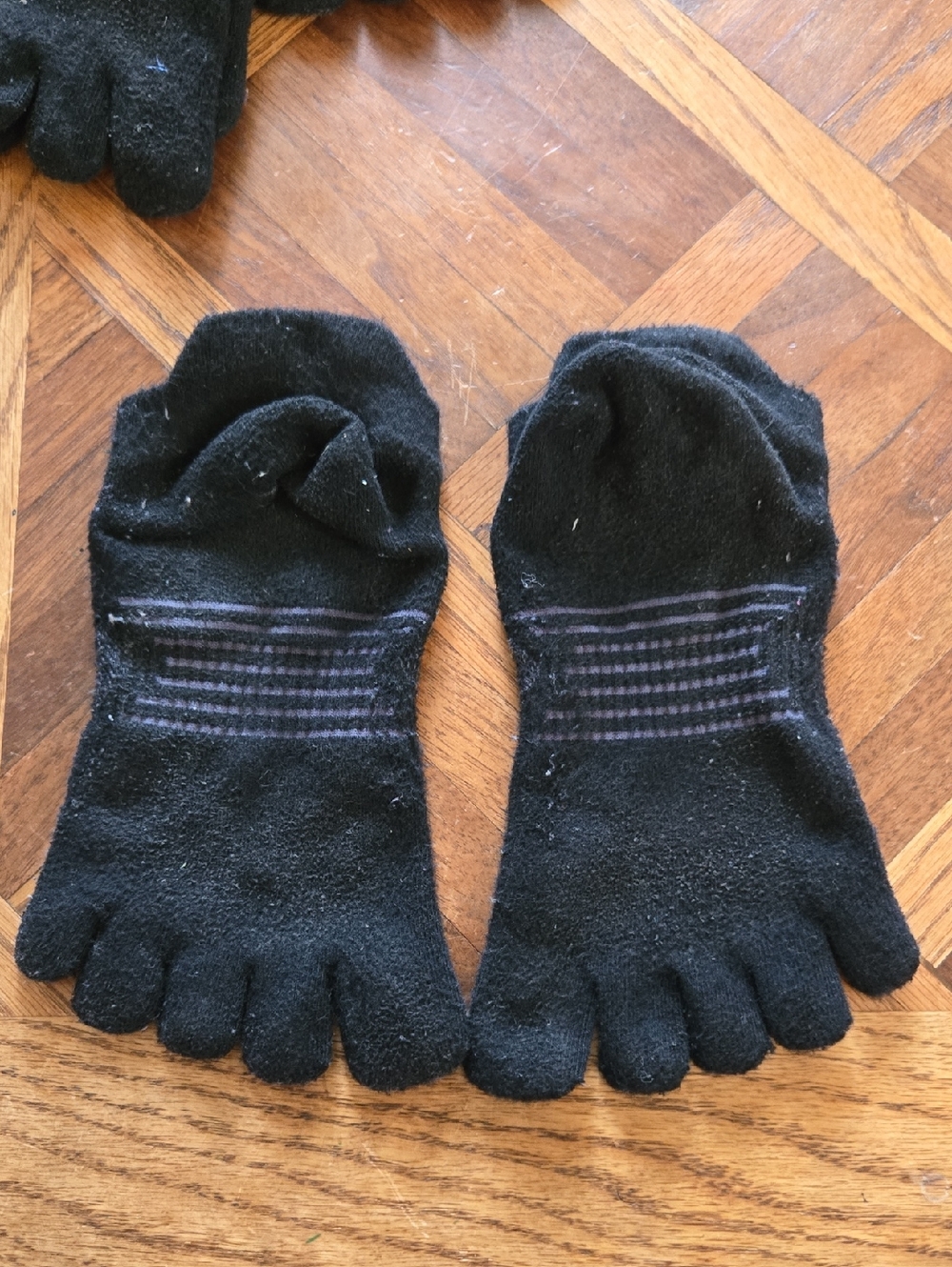 Bundle Of 4 Injinji No Show Toe Socks Black Size Medium - Picture 6 of 11